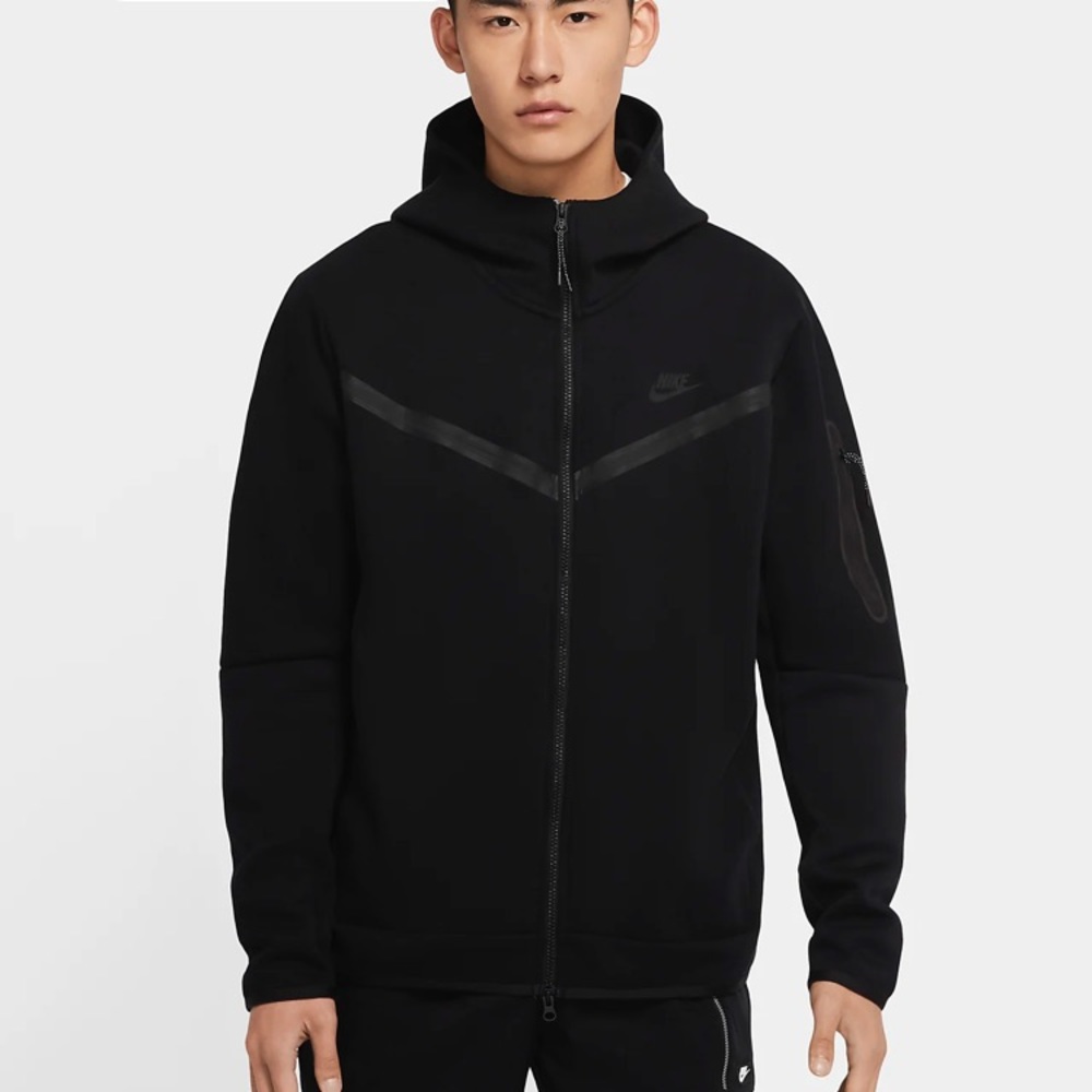 NWT Nike Sportswear Tech Fleece 2-piece Hoodie & Joggers - Black/grey